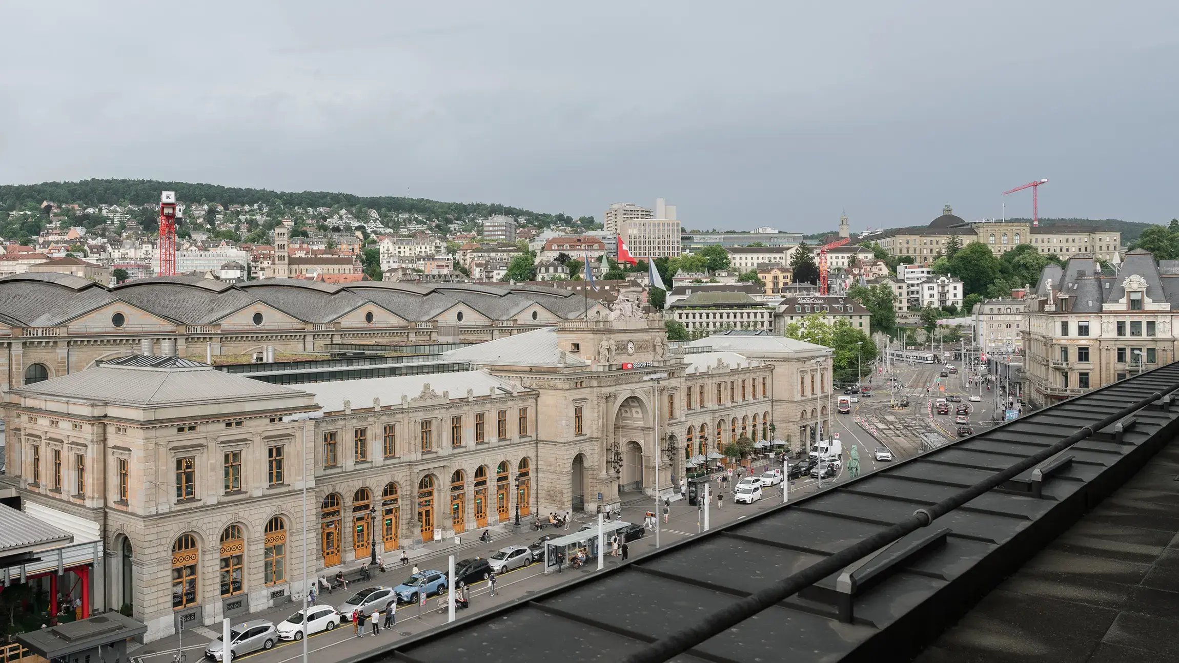 Header Bankenombudsman Blick über Bahnhof