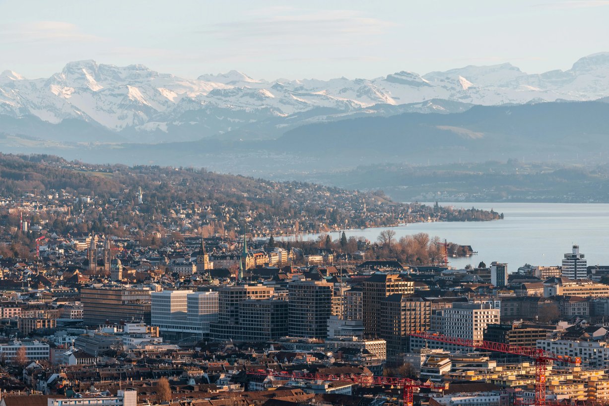 Blick auf die Stadt Zürich mit See