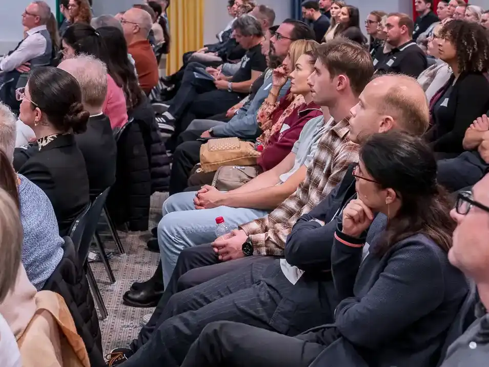 Blick ins Publikum an Fachanlass Bonimpex und GLAUX GROUP